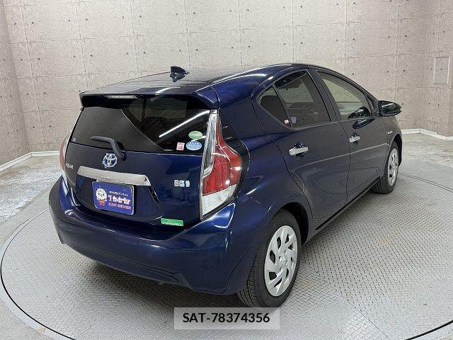 Toyota AQUA 2016-12 8411198-3