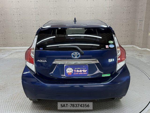 Toyota AQUA 2016-12 8411198-4