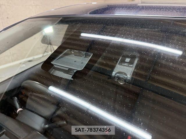 Toyota AQUA 2016-12 8411198-6