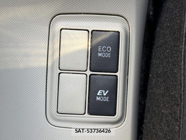 Toyota AQUA 2012-07 8411199-10