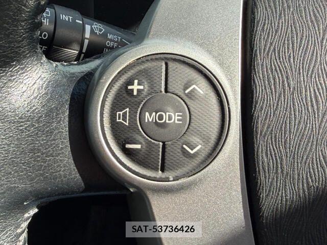 Toyota AQUA 2012-07 8411199-12