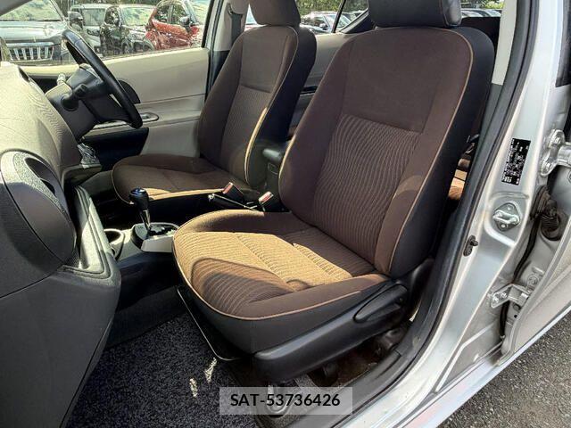 Toyota AQUA 2012-07 8411199-15