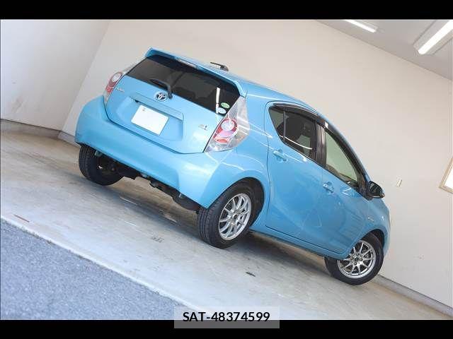 Toyota AQUA 2012-07 8411217-11