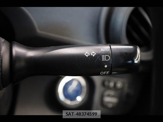 Toyota AQUA 2012-07 8411217-6
