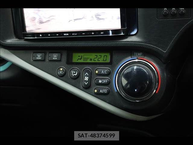 Toyota AQUA 2012-07 8411217-8