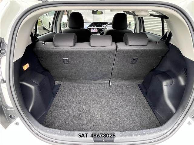 Toyota AQUA 2015-10 8411195-10