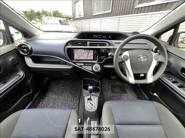 Toyota AQUA 2015-10 8411195-13
