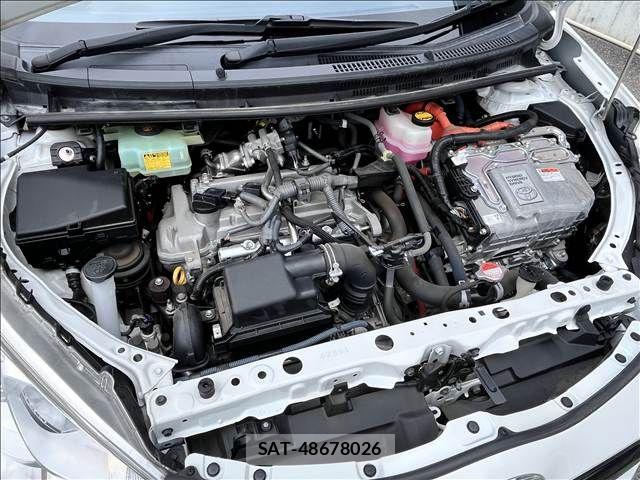 Toyota AQUA 2015-10 8411195-29