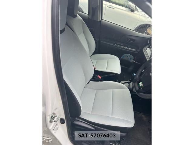 Toyota AQUA 2016-03 8411211-11