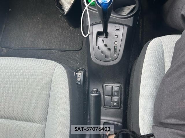 Toyota AQUA 2016-03 8411211-17