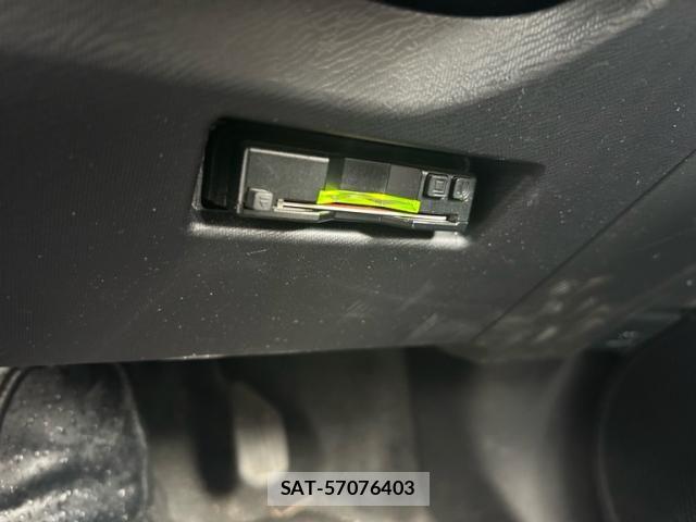 Toyota AQUA 2016-03 8411211-18