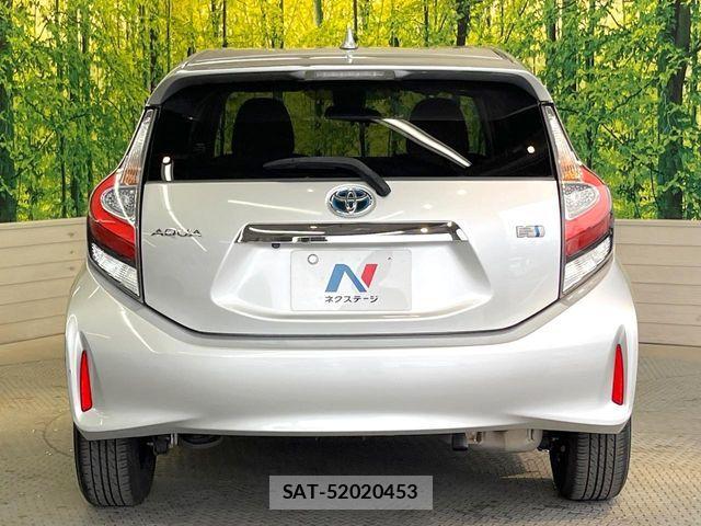 Toyota AQUA 2018-05 8437930-14