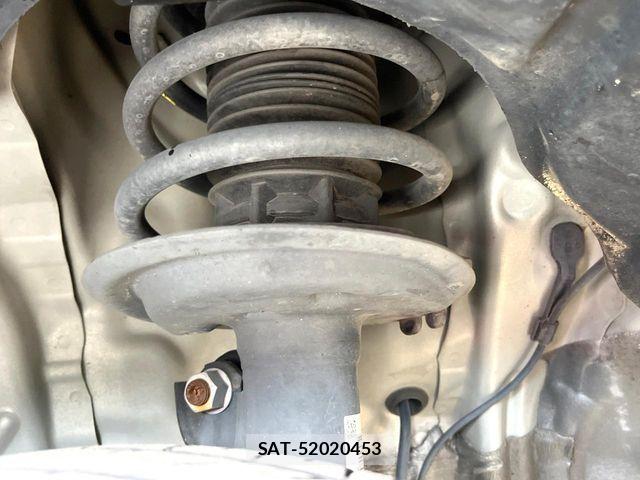 Toyota AQUA 2018-05 8437930-17