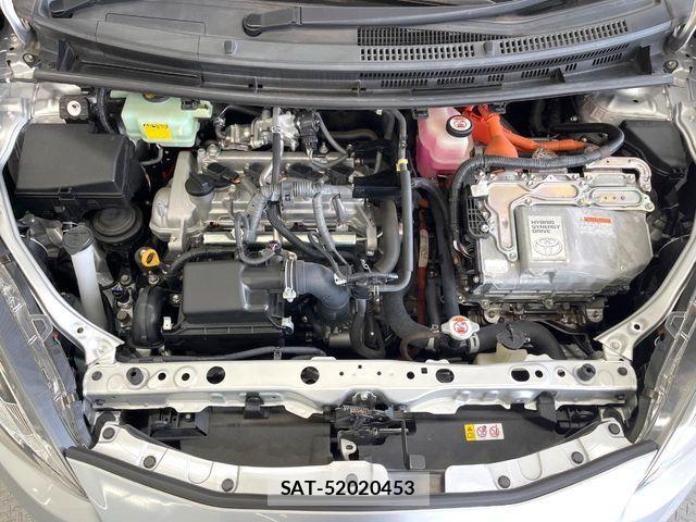 Toyota AQUA 2018-05 8437930-19