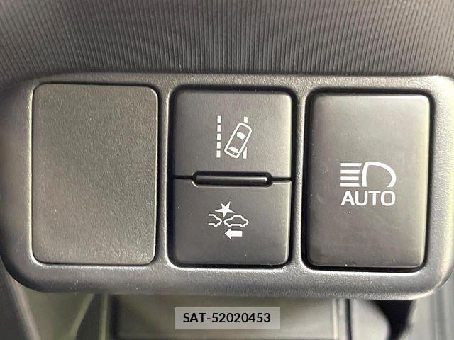 Toyota AQUA 2018-05 8437930-4