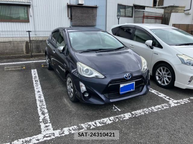 Toyota AQUA 2015-04 8437937-0