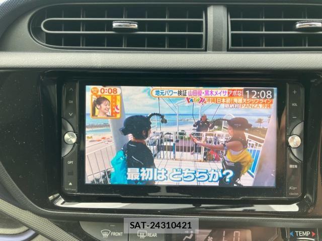 Toyota AQUA 2015-04 8437937-16