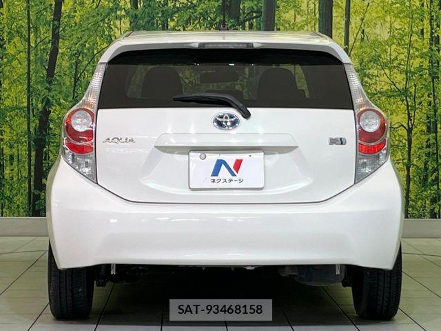 Toyota AQUA 2012-09 8437934-13
