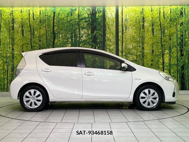 Toyota AQUA 2012-09 8437934-15