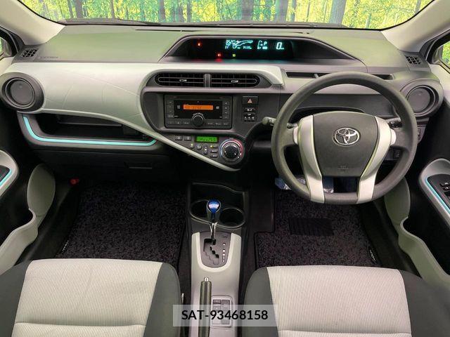 Toyota AQUA 2012-09 8437934-1