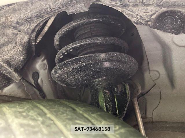 Toyota AQUA 2012-09 8437934-19