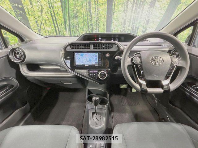 Toyota AQUA 2018-04 8437931-1