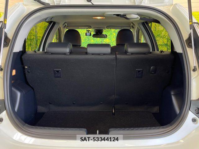 Toyota AQUA 2018-06 8437928-9