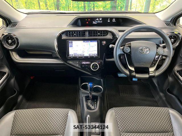 Toyota AQUA 2018-06 8437928-1