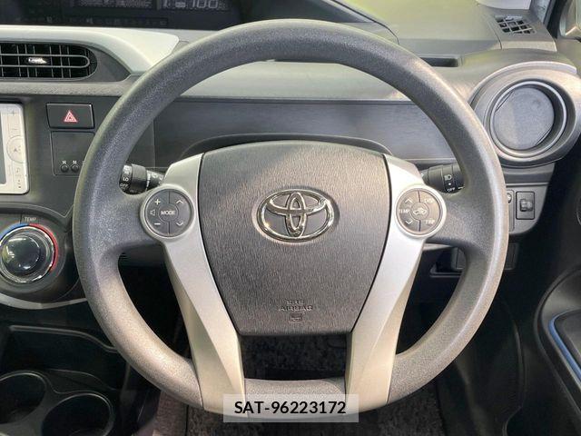 Toyota AQUA 2013-11 8437936-10