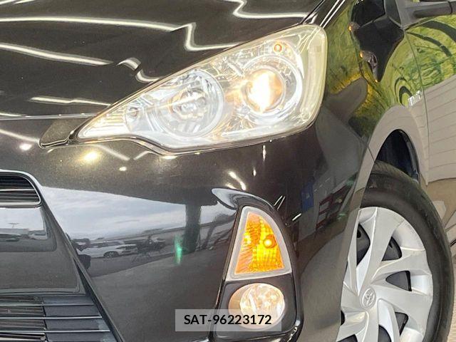Toyota AQUA 2013-11 8437936-11