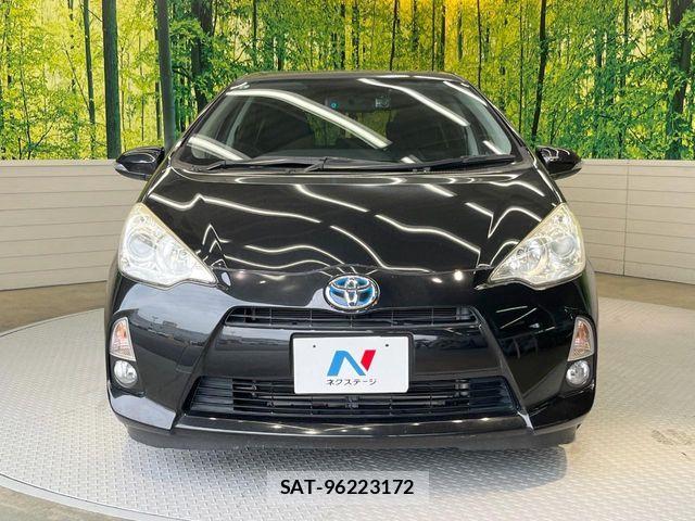 Toyota AQUA 2013-11 8437936-13