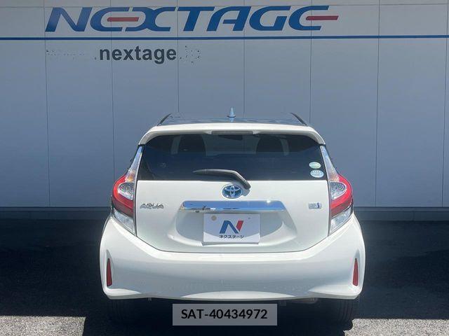Toyota AQUA 2017-12 8437929-15