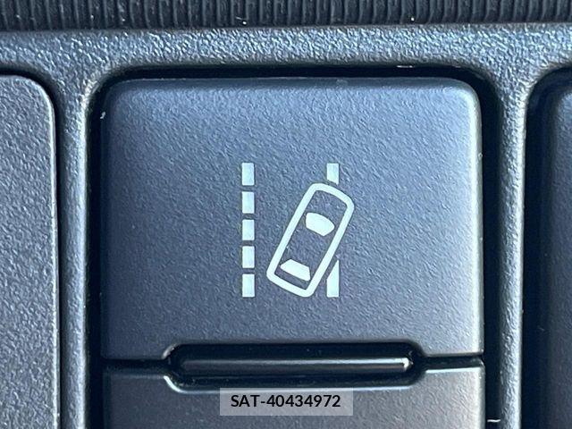 Toyota AQUA 2017-12 8437929-5