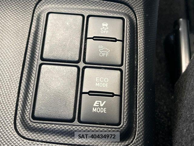 Toyota AQUA 2017-12 8437929-6