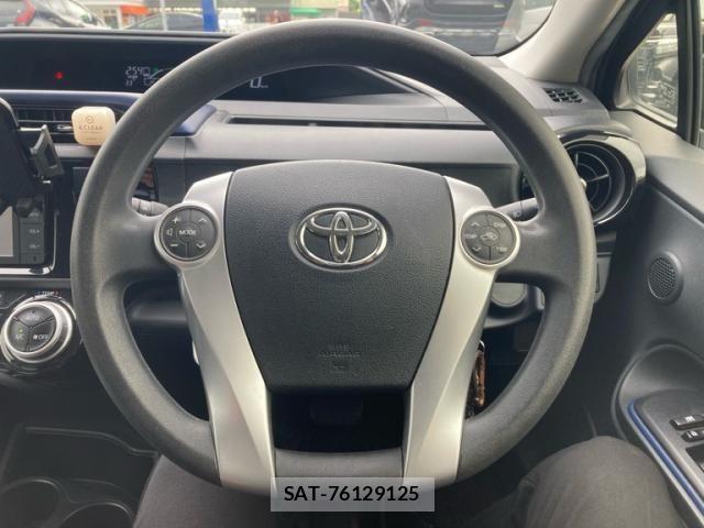 Toyota AQUA 2015-02 8437935-12