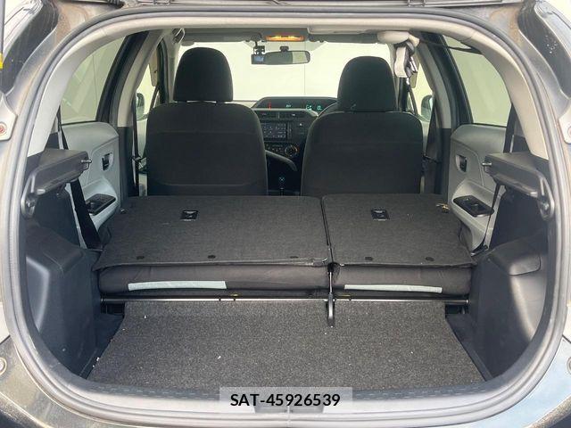 Toyota AQUA 2013-01 8437932-11