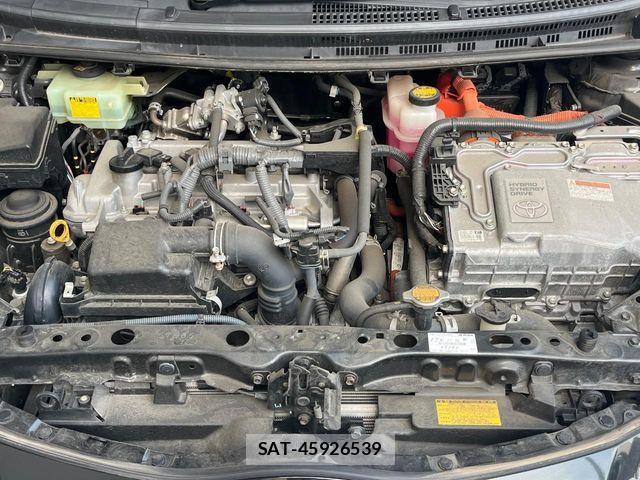 Toyota AQUA 2013-01 8437932-18