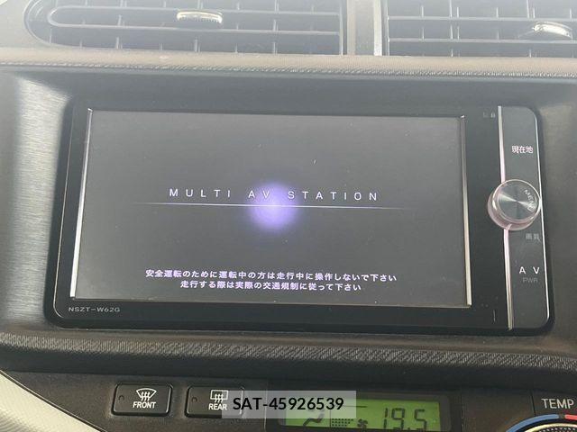 Toyota AQUA 2013-01 8437932-2