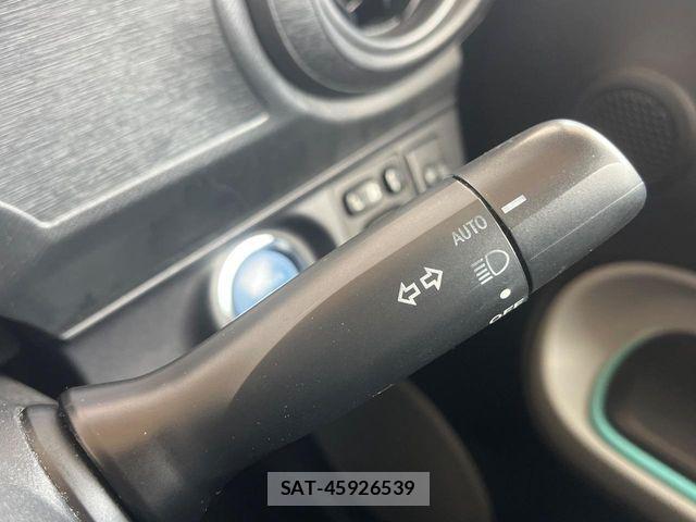 Toyota AQUA 2013-01 8437932-7