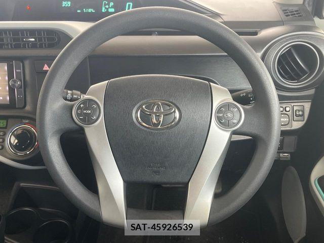 Toyota AQUA 2013-01 8437932-8