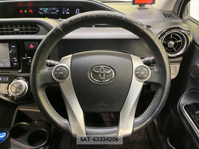 Toyota AQUA 2016-03 8437933-10
