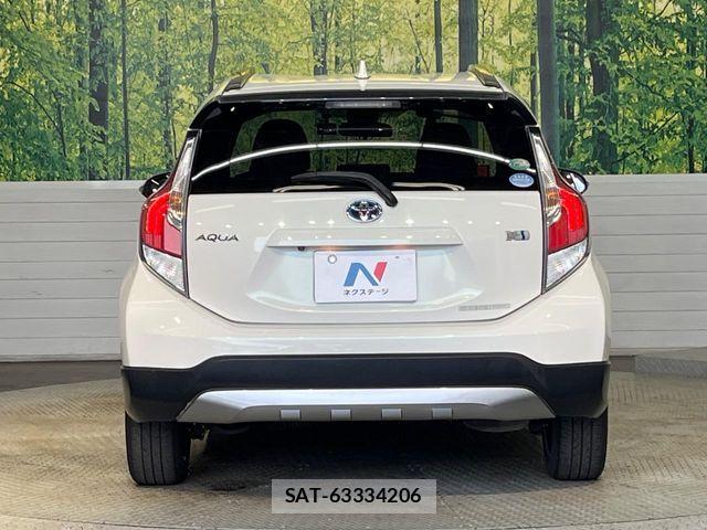 Toyota AQUA 2016-03 8437933-14