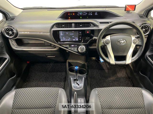 Toyota AQUA 2016-03 8437933-1