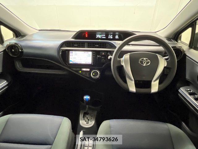Toyota AQUA 2015-12 8457032-1