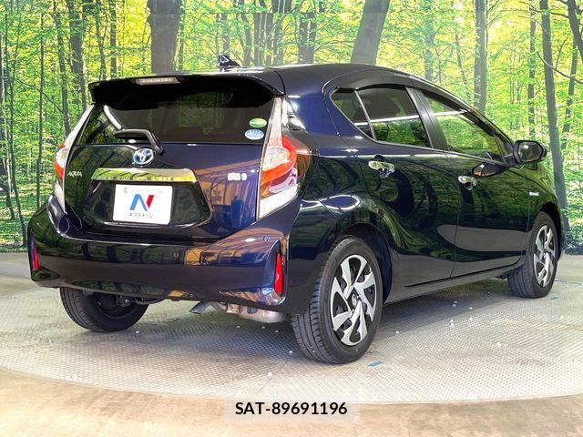 Toyota AQUA 2019-10 8457017-16