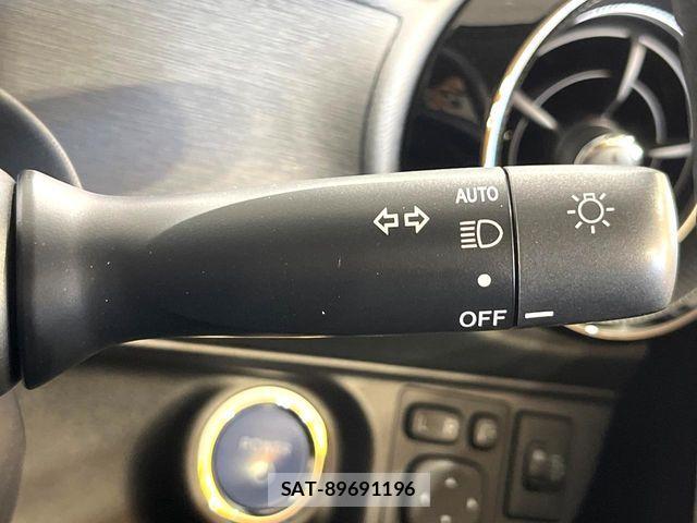 Toyota AQUA 2019-10 8457017-7