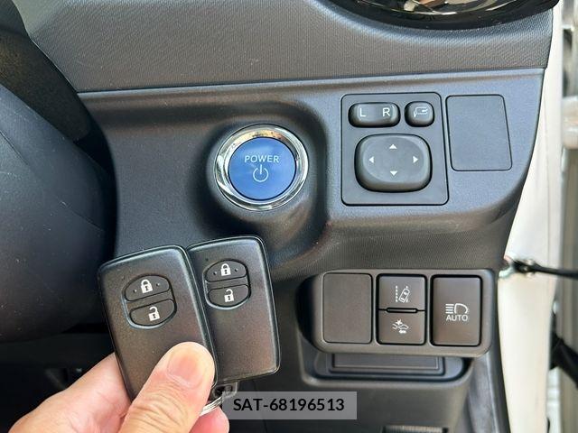Toyota AQUA 2016-08 8457038-21