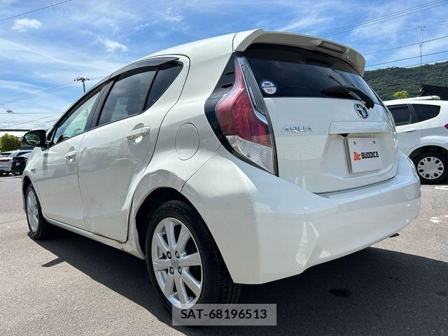 Toyota AQUA 2016-08 8457038-8