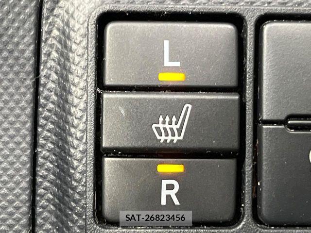 Toyota AQUA 2016-05 8457025-5