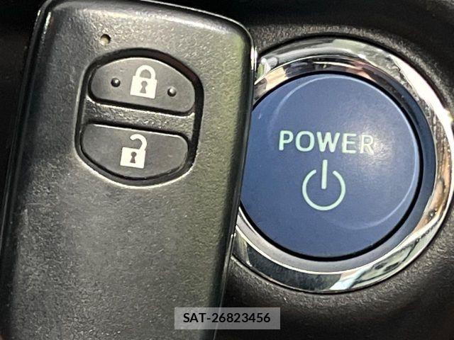 Toyota AQUA 2016-05 8457025-6